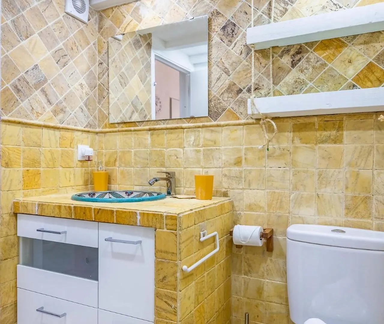 Apartment Comfy Away - Estudio En Patio De Vecinos En Las Setas Seville